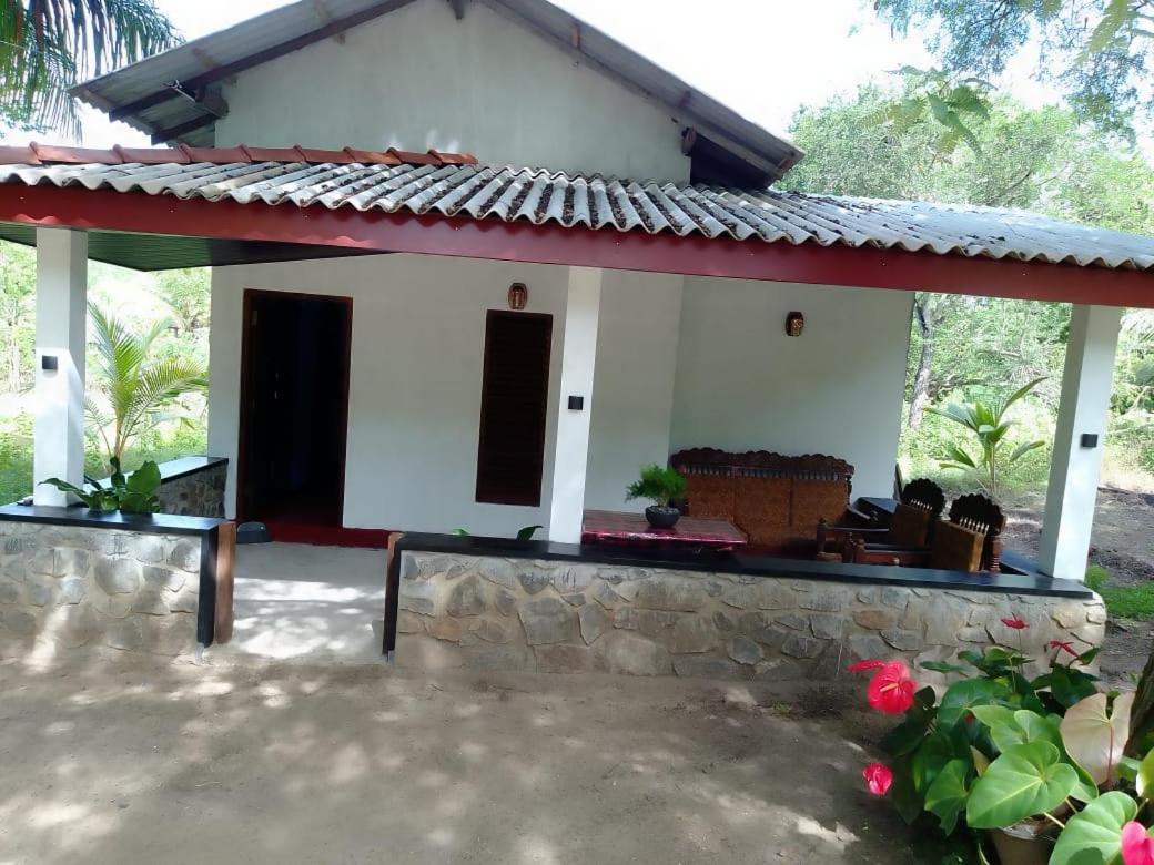 Soma Cabana, Homestay & Restaurant Tangalle Exterior foto